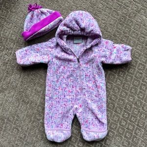 Columbia fleece baby bunting and hat in EUC